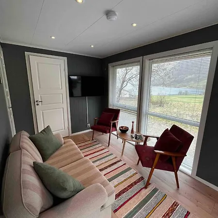 Flott Hytte I Morfjorden, Laupstad Exterior photo