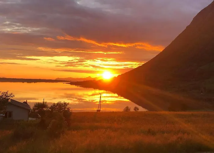 Flott Hytte I Morfjorden, Laupstad