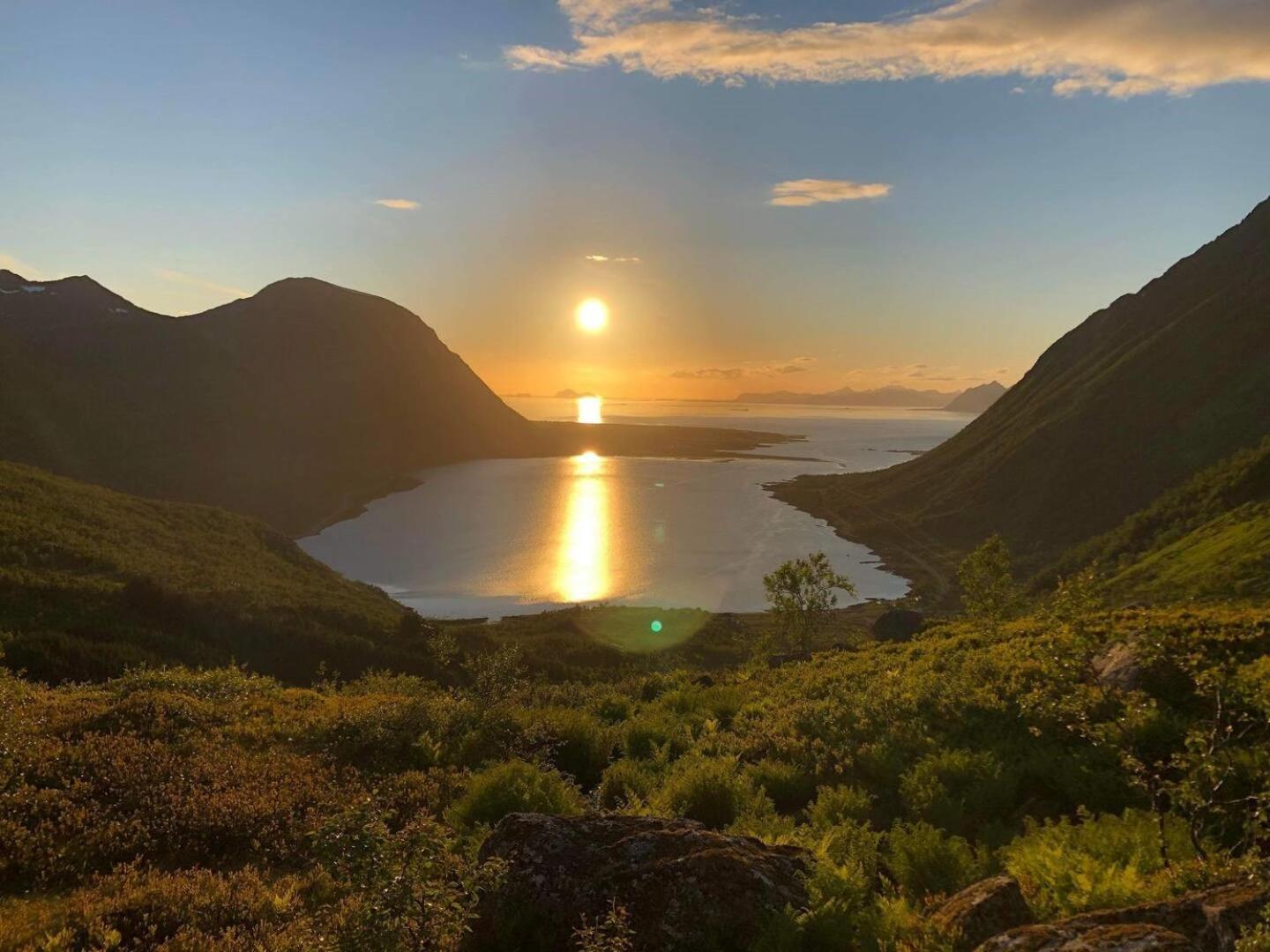 Flott I Morfjorden, * Laupstad