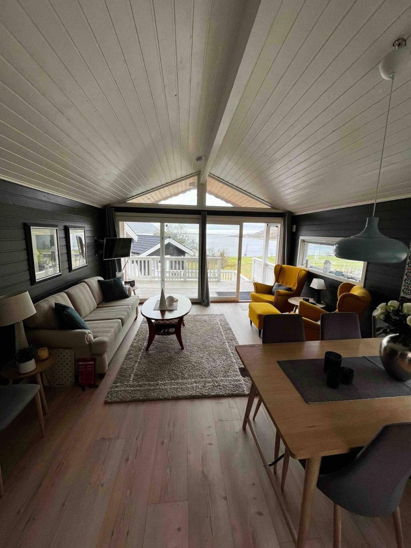 Flott I Morfjorden, Casa vacanze Laupstad